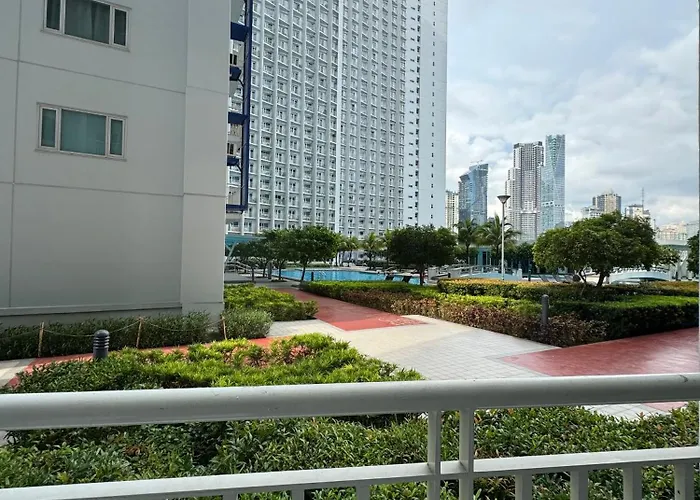Aparthotel Cozy Staycation At R-square Residences Manila